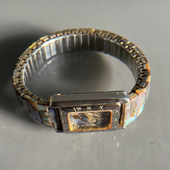 Esta Rosa Vintage Quartz  Mother of Pearl Watch and Band - Picture 8 of 14